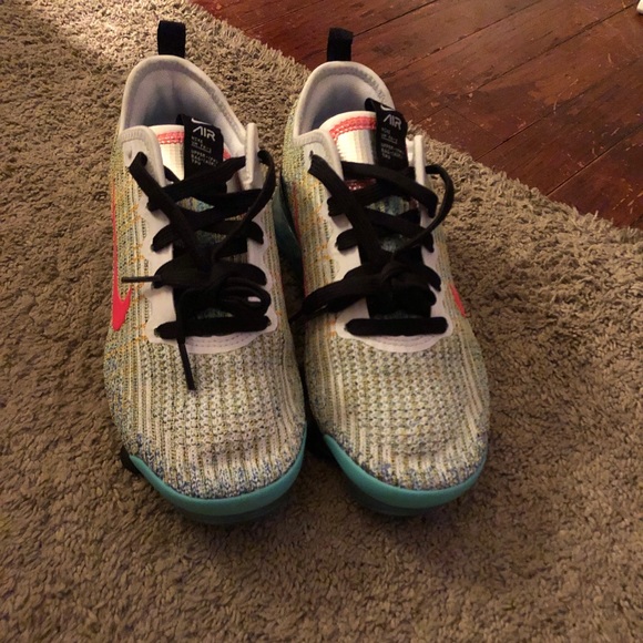 vapormax flyknit size 6